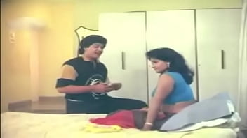 maid seducing boss through boobs indian5