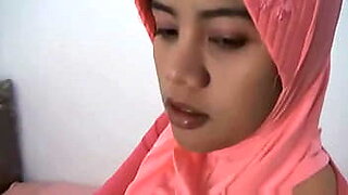 indonesia tudung pink