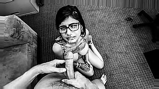 huge breasted girl mia khalifa