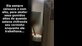 homem ver sua esposa na pica e chupa o pau