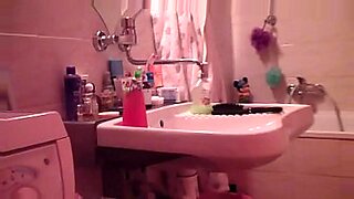 sister bathing live video
