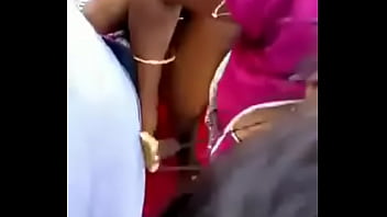 mom undress saree