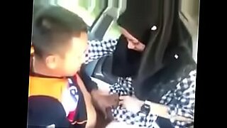 awek melayu solo tunjuk tetek besar