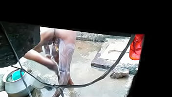 indian aunty bathing hidden video