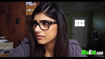 mia khalifa first time big black kock