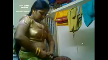 tamil aunty removing dress and become nude photos