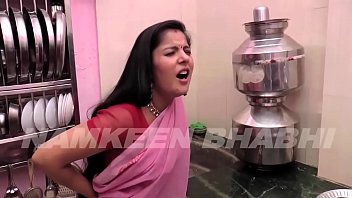 hindi aurat tang utha ke chudai video
