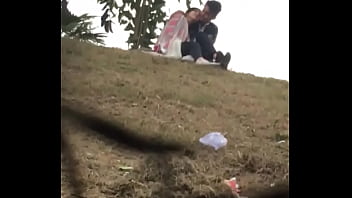 indian lovers fucking in park