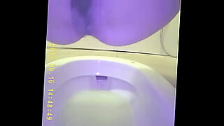 toilet wc coupless pooping