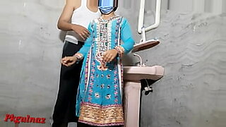 KASHMIRI GIRL SEX WITH BOYFRIEND IN CAR MMS MP4