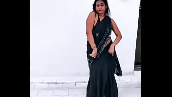 saree sexy boob aunty saree