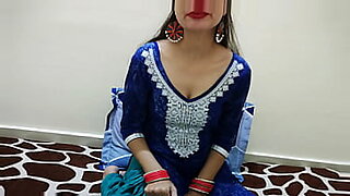 indian girls hot kissing
