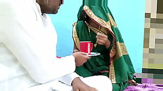 ak butifutiful bhabhi ki chut faar dena video by hindi adio